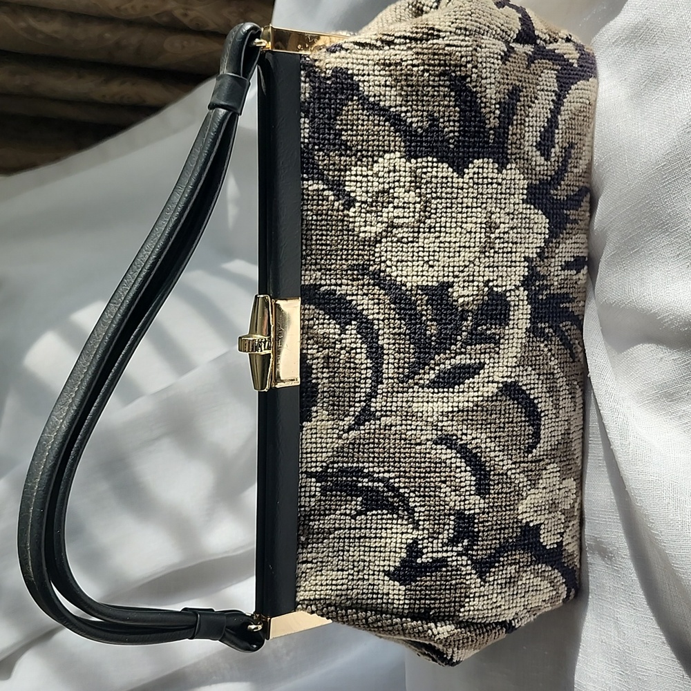 Vintage 1950's Ex Condition Black & Cream Tapestry Handbag, $75